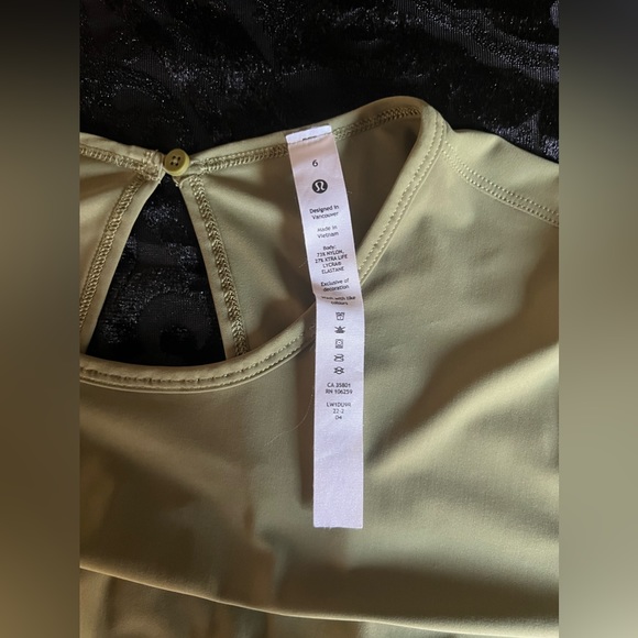 Lululemon Lightweight High Neck Romper Size 6 - Picture 2 of 4